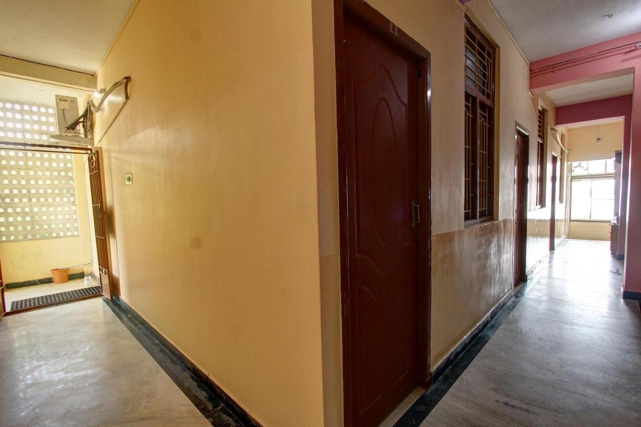 Hotel Oyo 38664 Rt Residency Golden Rock Exterior foto